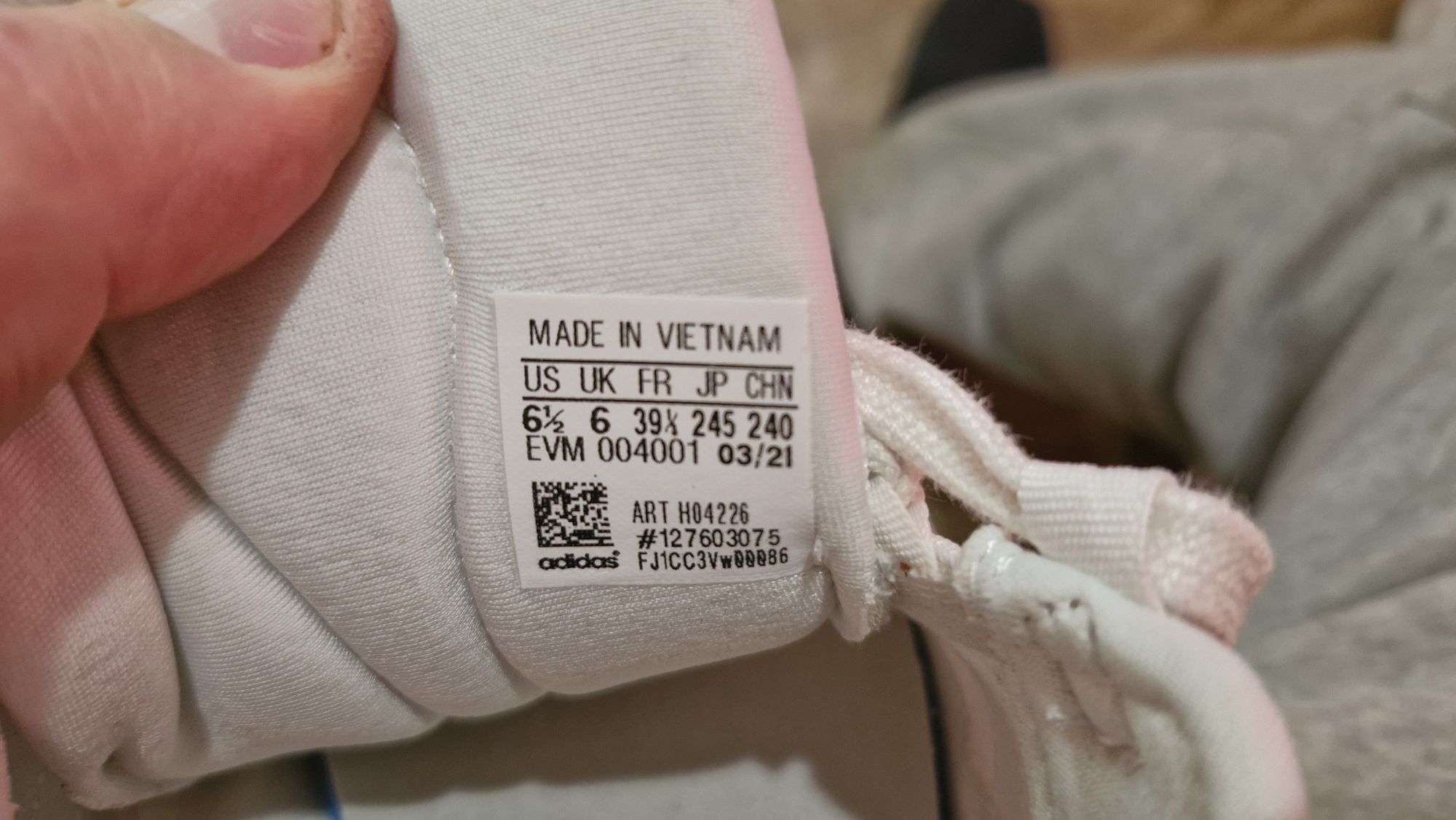 Кросівки Adidas Ozweego.Розмір 39