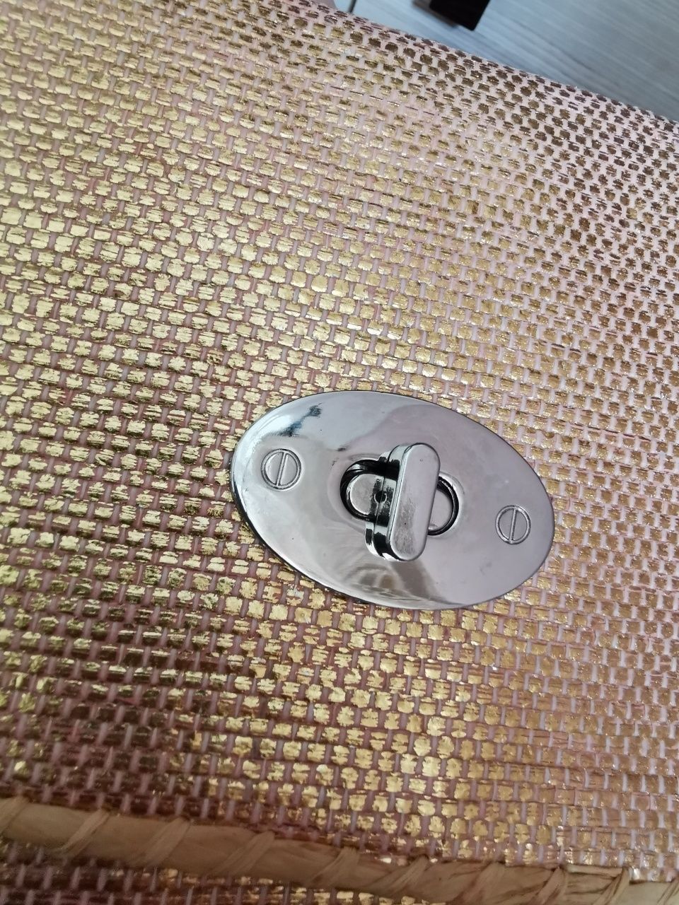 Złota kopertówka błyszcząca torebka do ręki Kloas rose gold vintage