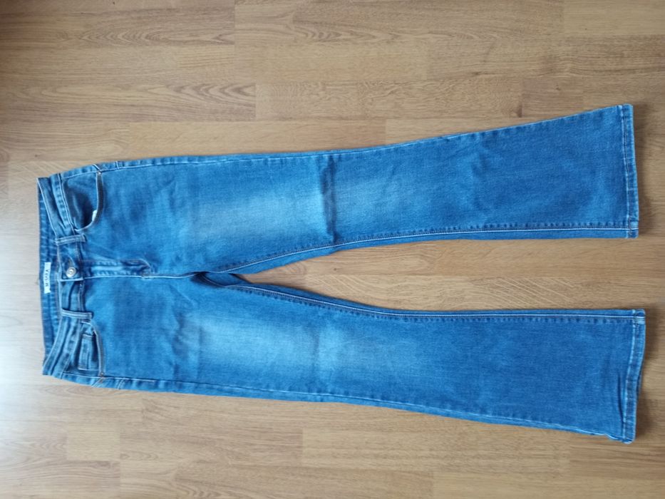Jeansy flare M. Sara S