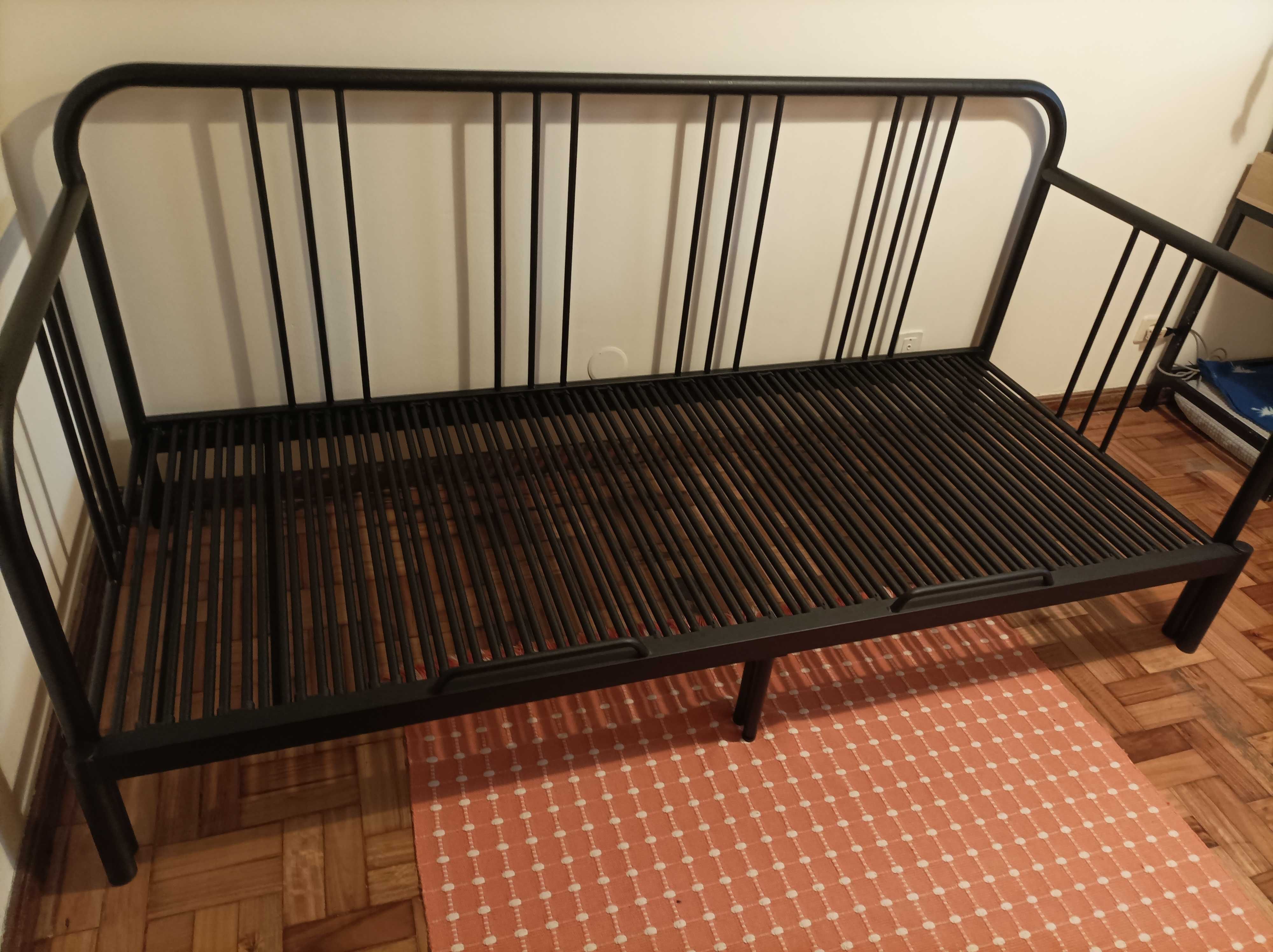 Cama dupla de solteiro