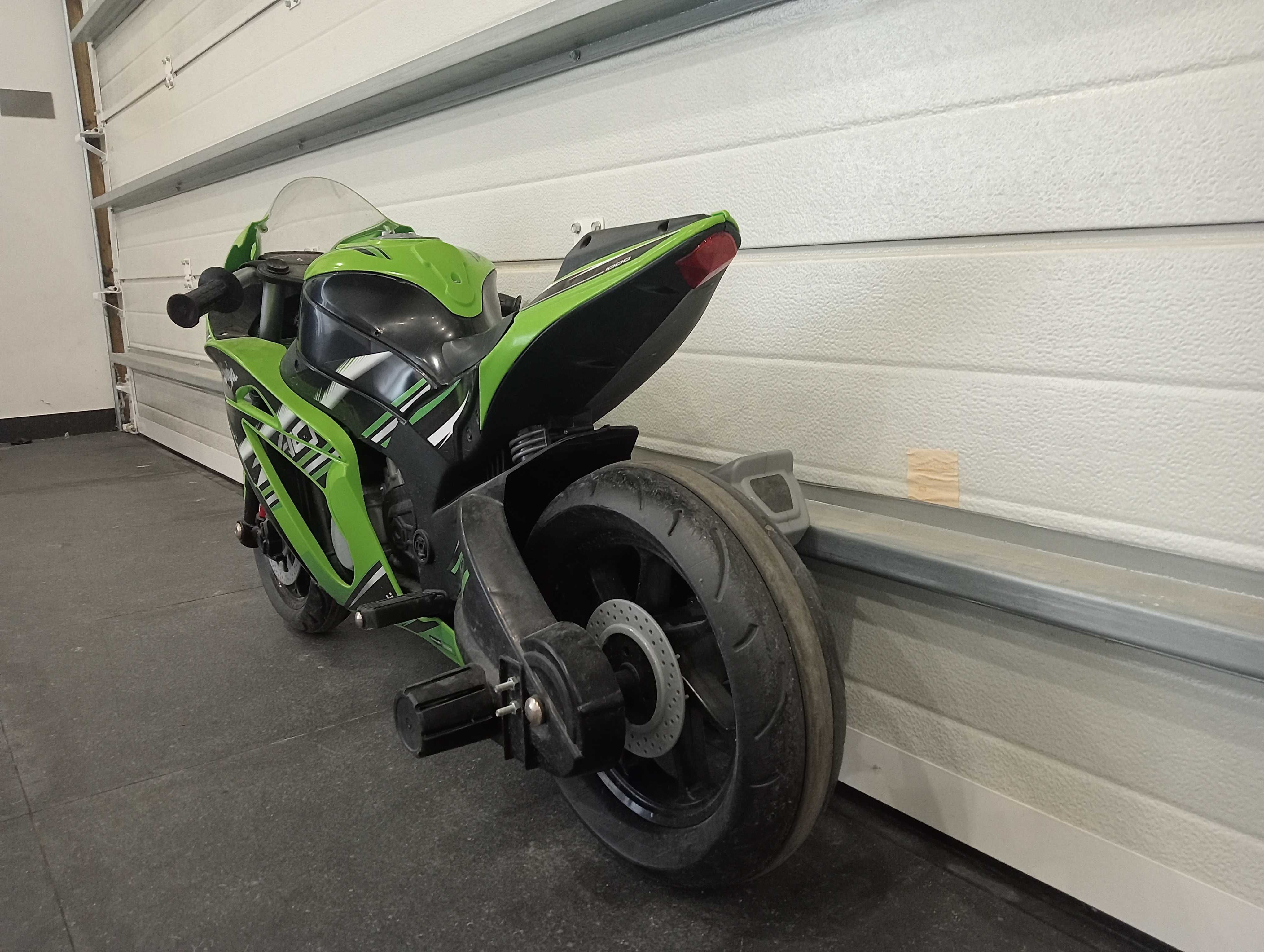 Moto Kawasaki Ninja a bateria