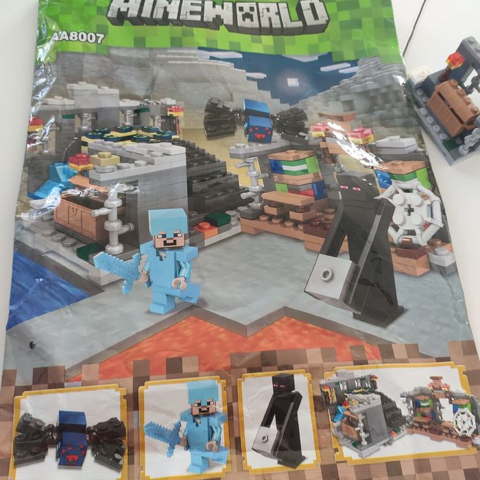 Klocki Minecraft The End Portal nie LEGO