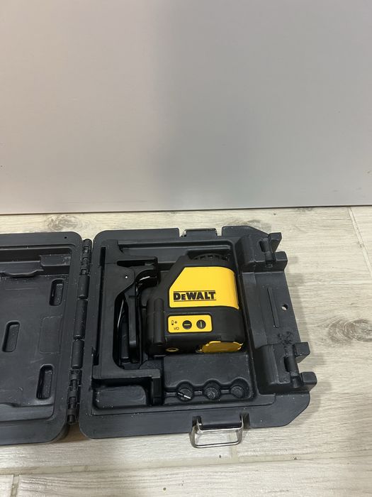 Лінійний лазарний рівень DeWALT DW087
