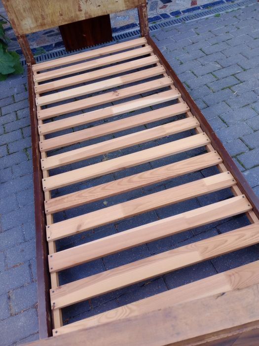 Zabytkowe łoże przedwojenne retro