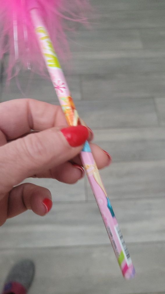 Ołówek Winx z piórkami