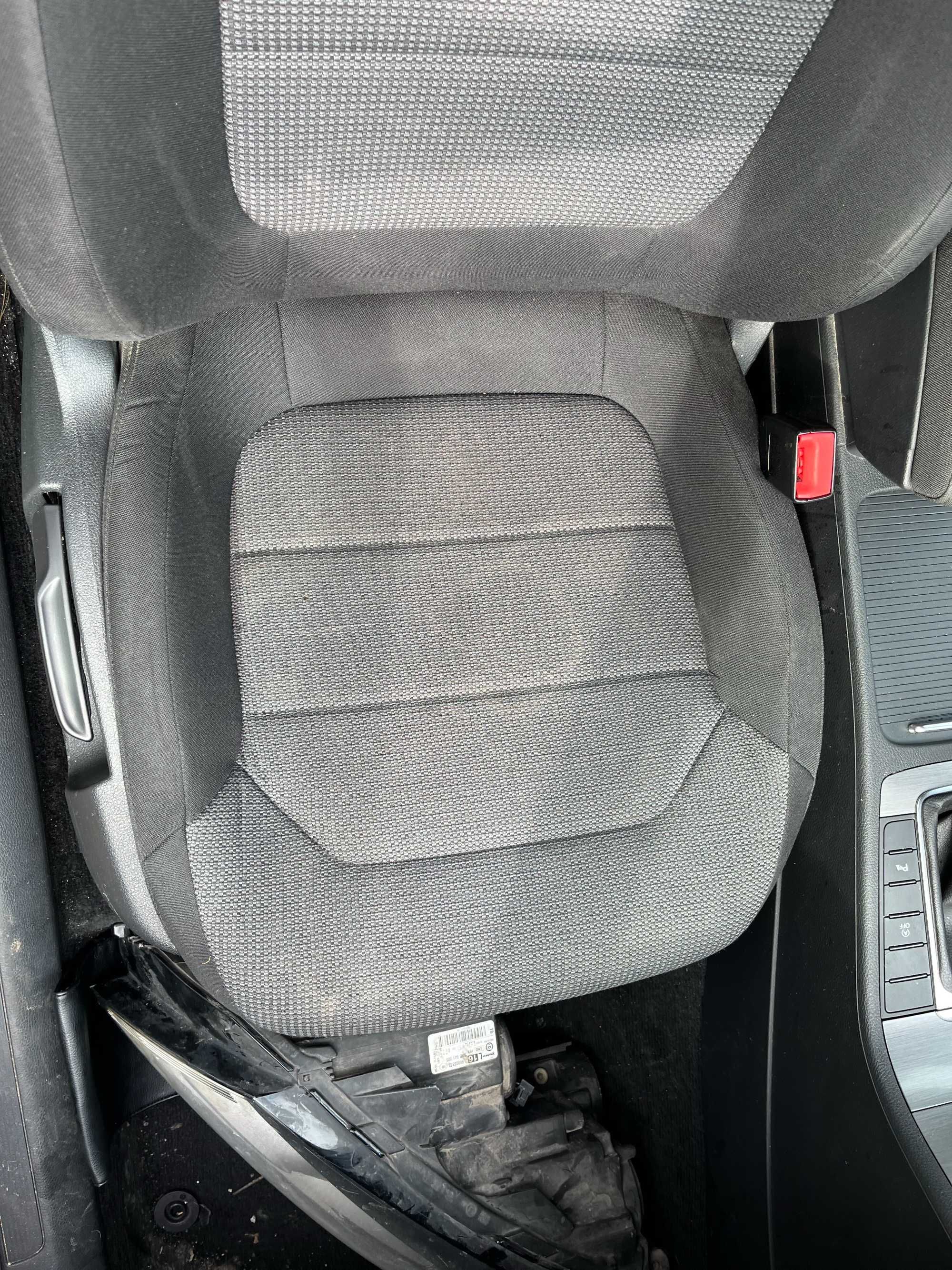 Fotel Przedni prawy lewy VW Passat B7 podgrzewany europa