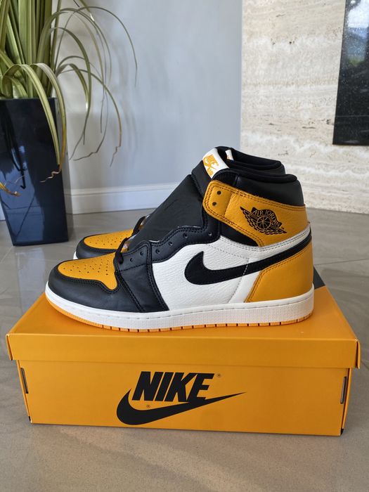 Air Jordan 1 Taxi Yellow Toe