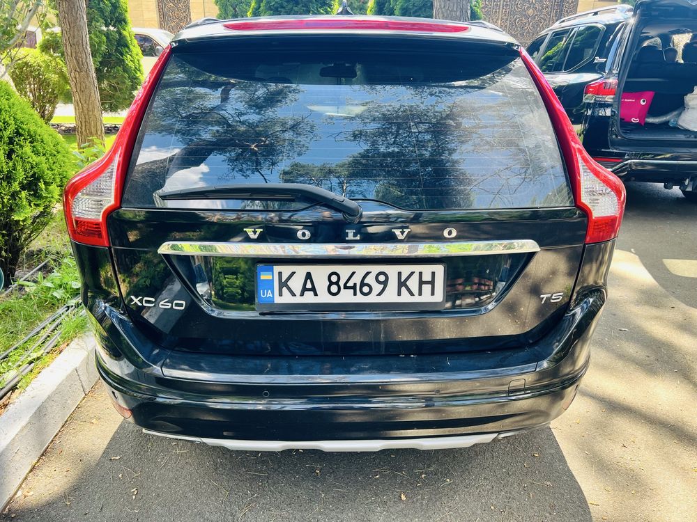 Авто Volvo xc60 2016 рік