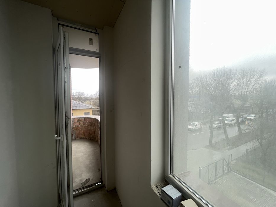 Центр. 2-х кімнатна квартира з частковим ремонтом та закупленими матер