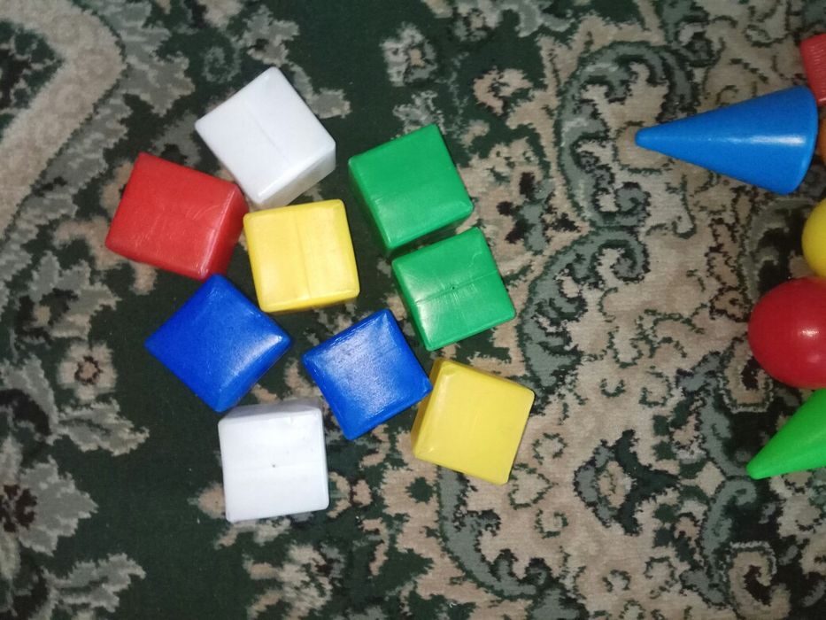 Продам набор детских кубиков большой 54 шт в идеальном состоянии