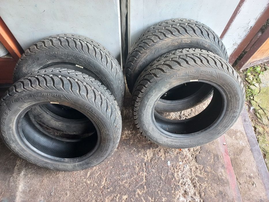 Зимова гума Goodyear Ultragrip extreme 195/60 R15