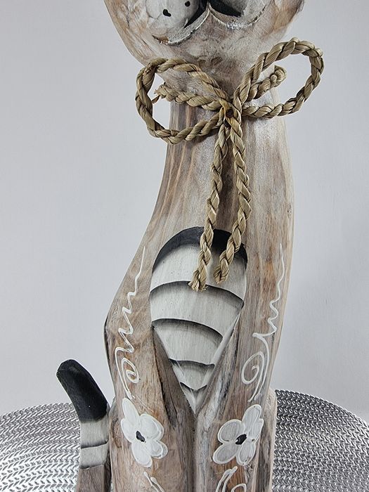 Koty drewniane z drewna stojące figury ozdobne kotki kot