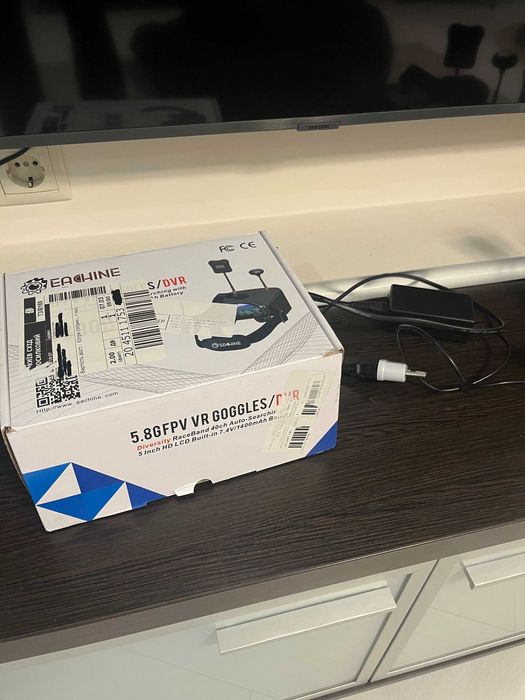 Eachine EV800D – окуляри для польотів FPV