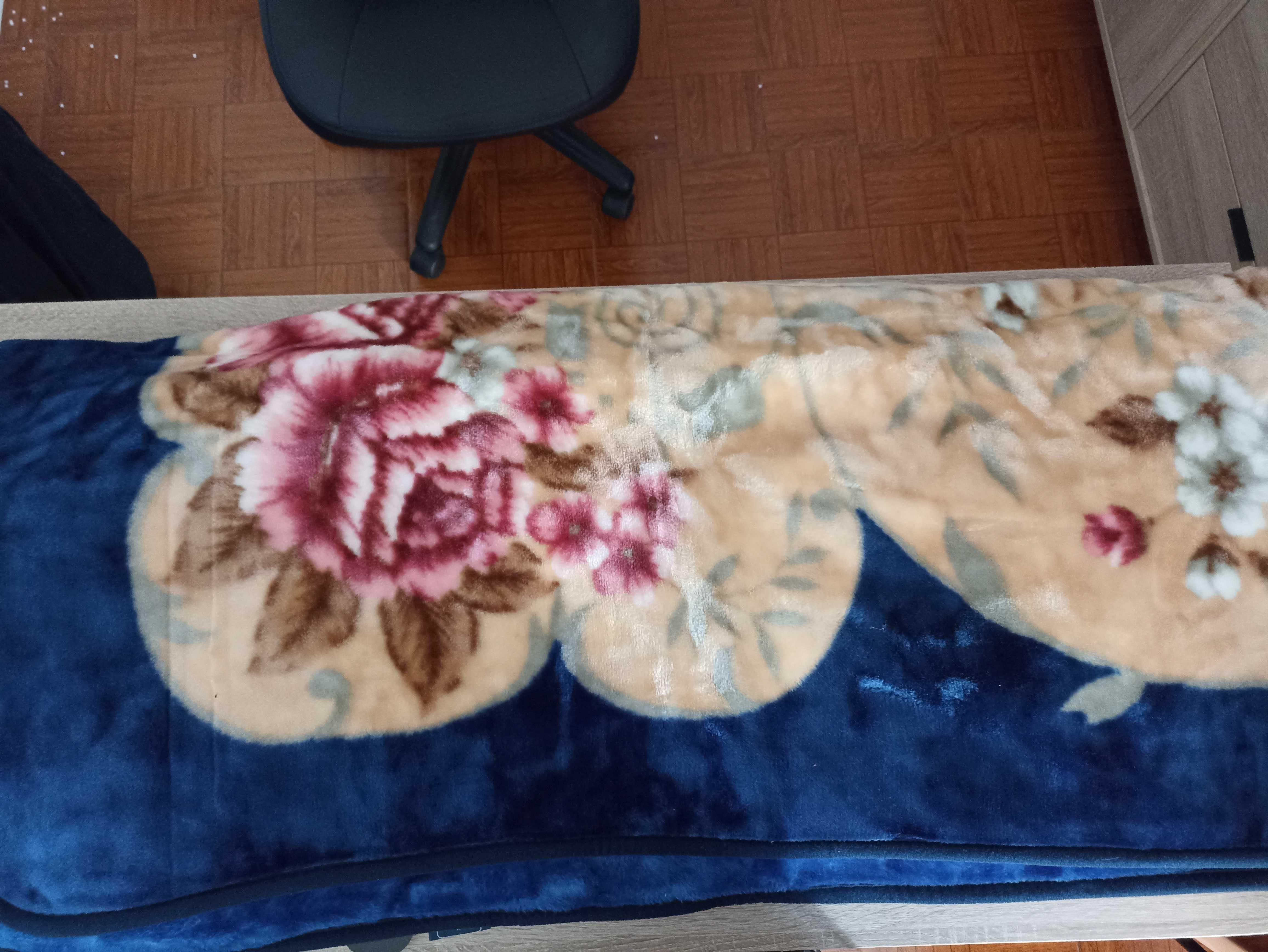 Cobertor novo azul com flores
