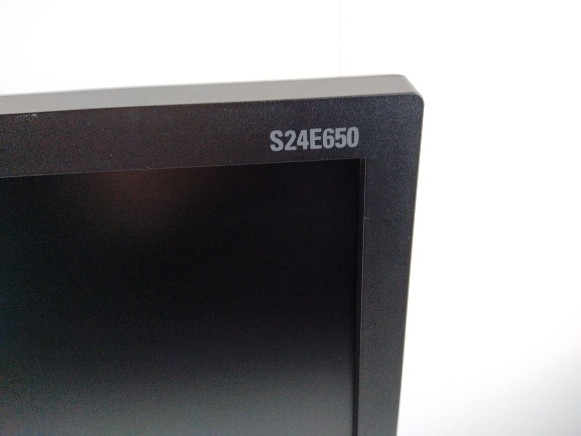 Монітор 24" Samsung S24E650PL