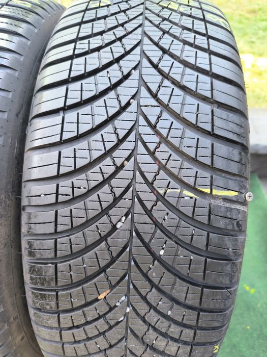 *Opony Goodyear Vector 4seasons 235/55/18 para