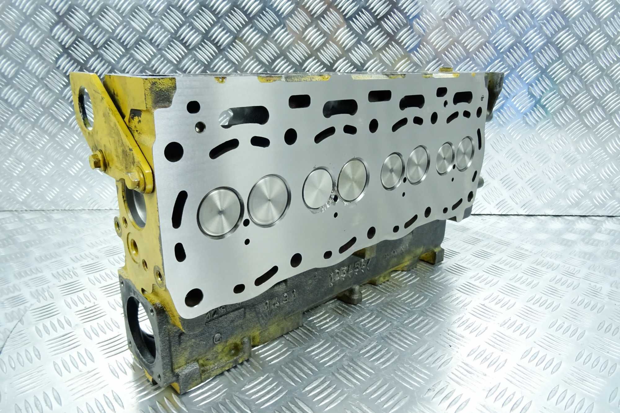 Głowica do silnika Caterpillar C4.4. Cylinder head Cat C4.4