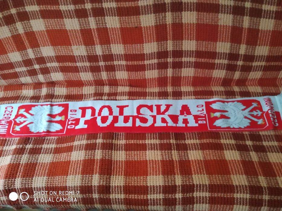 Szalik na mecz pilkarski