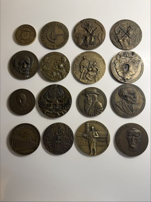 Medalhas antigas em bronze