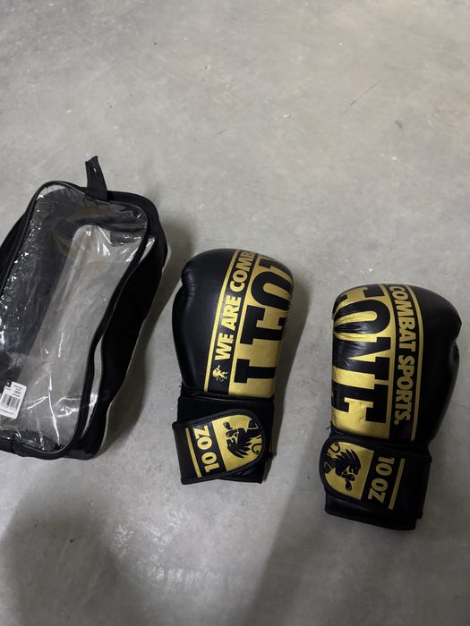 Cabeleiras/ Proteções de kickboxing e luvas