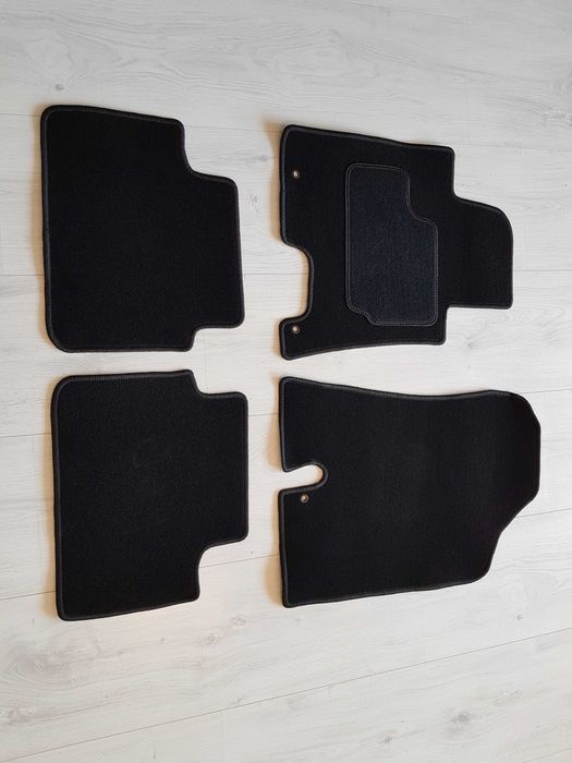 Dywaniki Welurowe HYUNDAI I30 07-12 Idealnie Dopasowane STOPERY