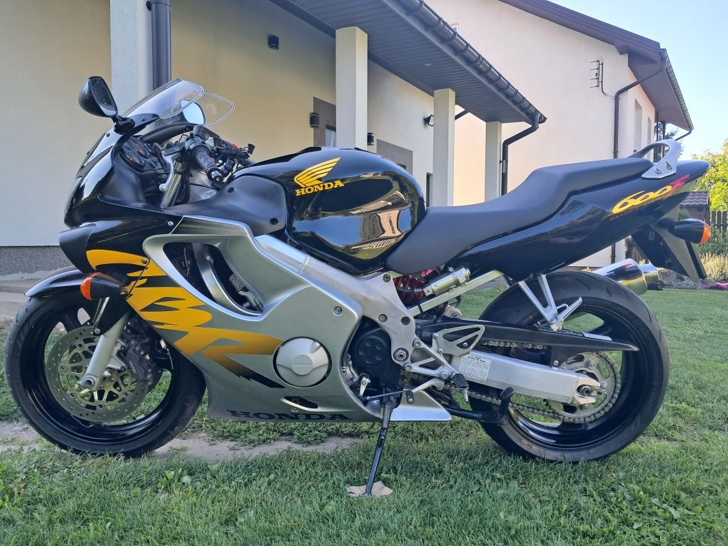 Honda CBR F4 600 przebieg 25000