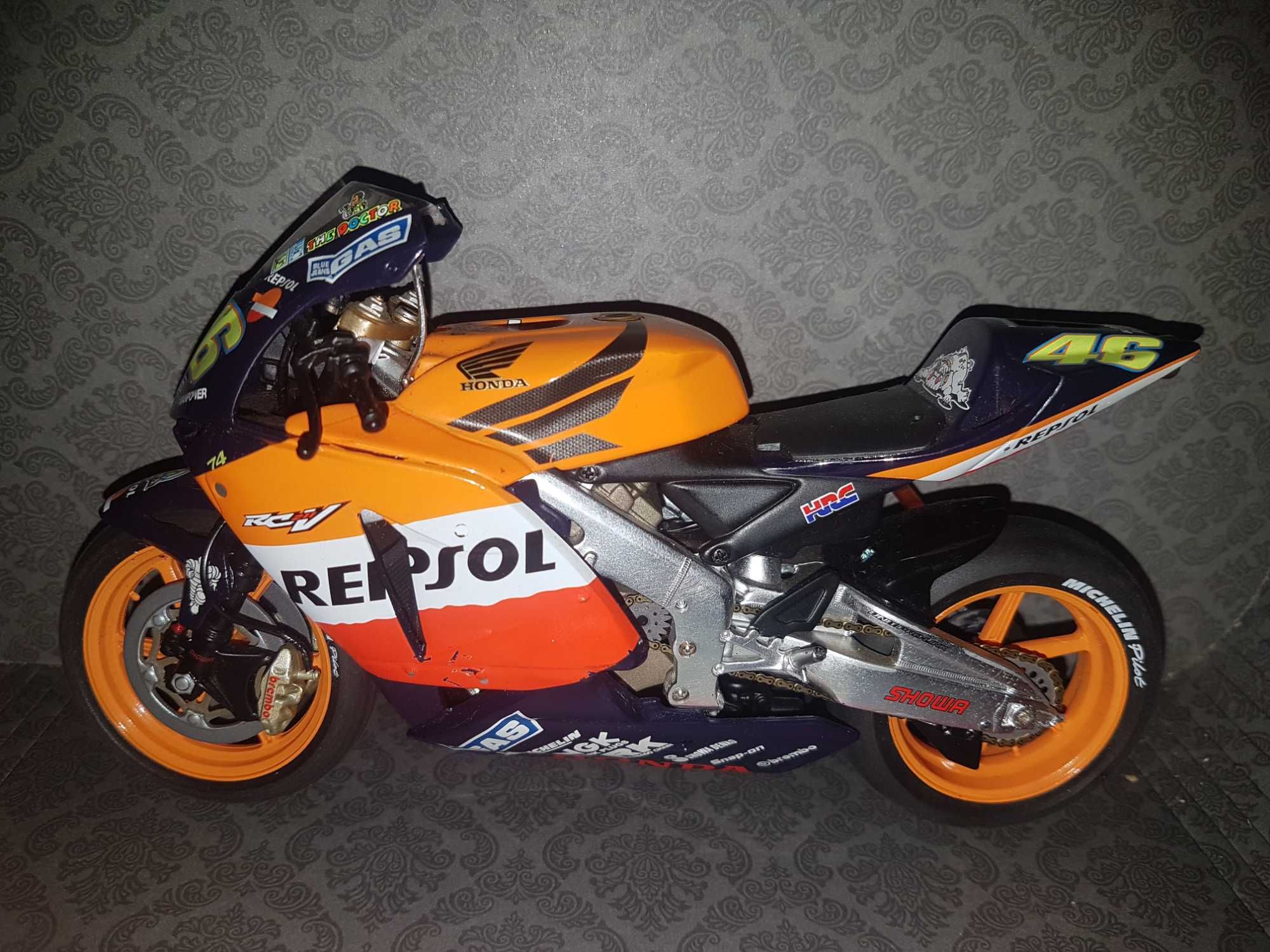 Valentino Rossi 46 Honda Repsol RC 211 V