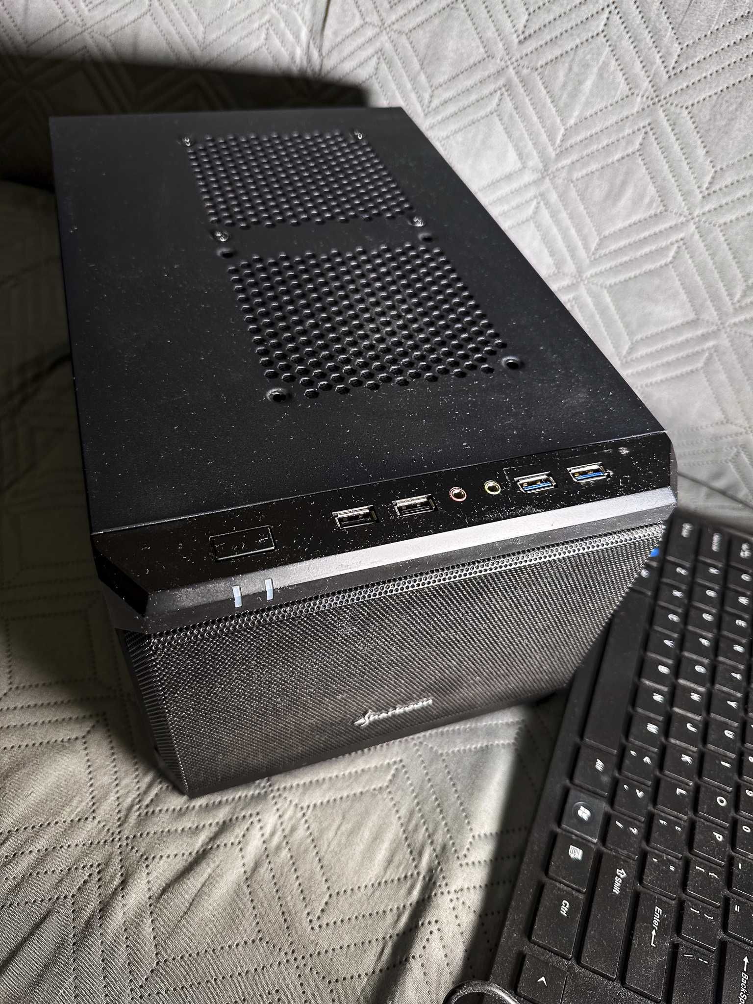 Serwer NAS Sharkoon + plyta główna ASUS P8H61-I DDR3 Mini ITX