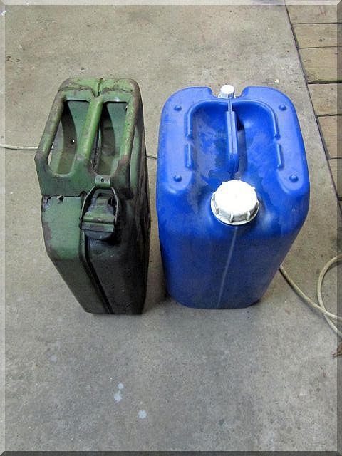 Kanister, bak, zbiornik paliwa plastikowy niebieski 25L