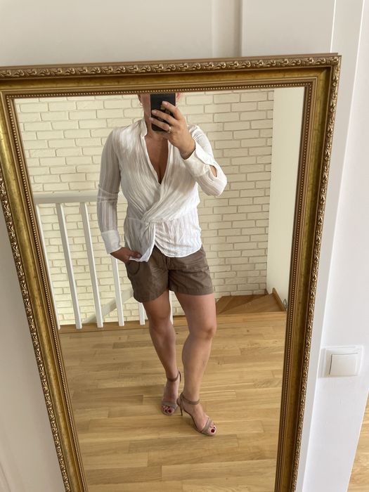 Biała bluzka Massimo Dutti prążki dekolt