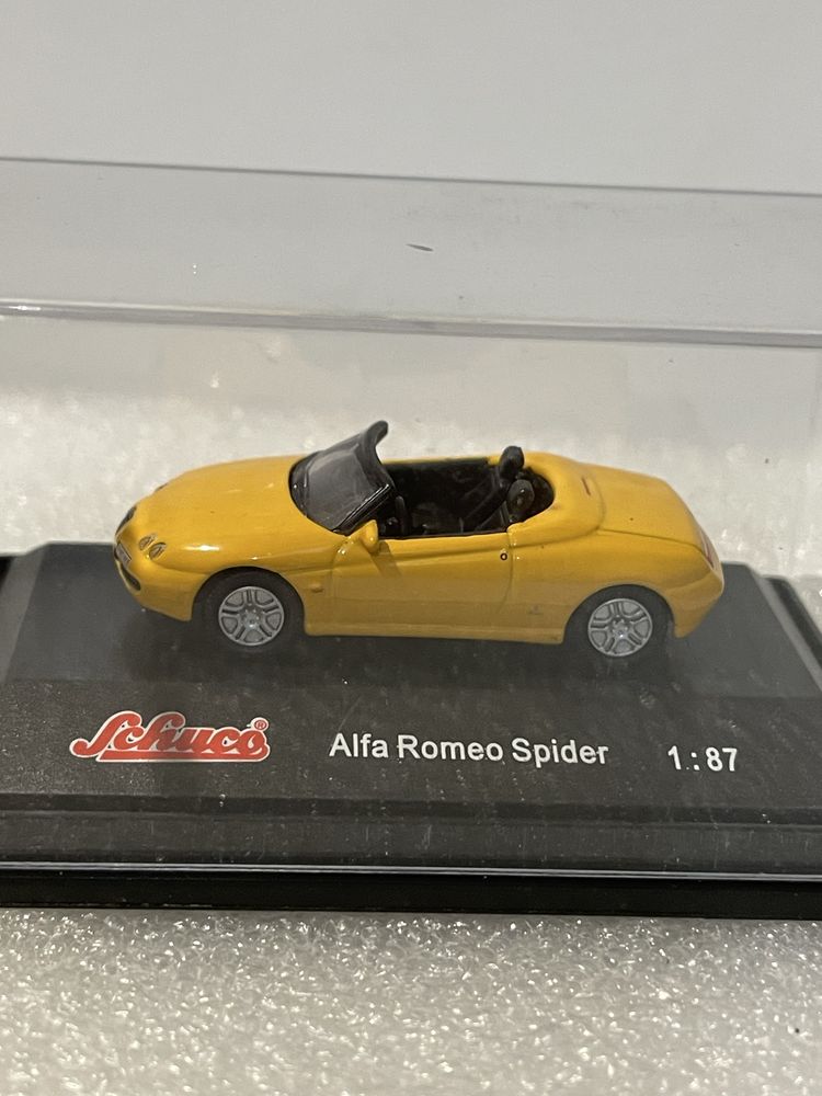 Alfa Romeo Spider Schuco escala 1:87