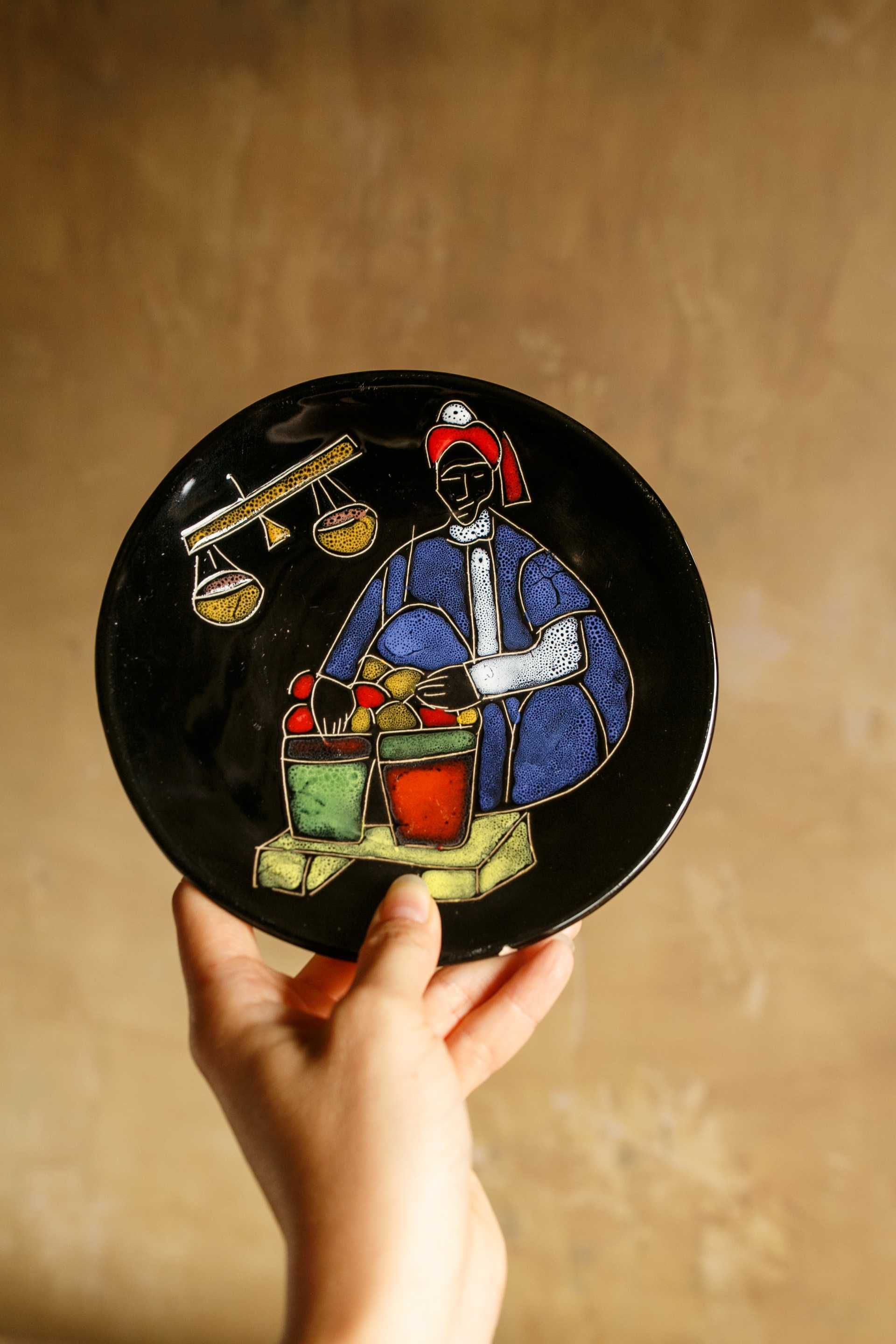 ceramiczne talerze na ścianę z afrykańskim motywem