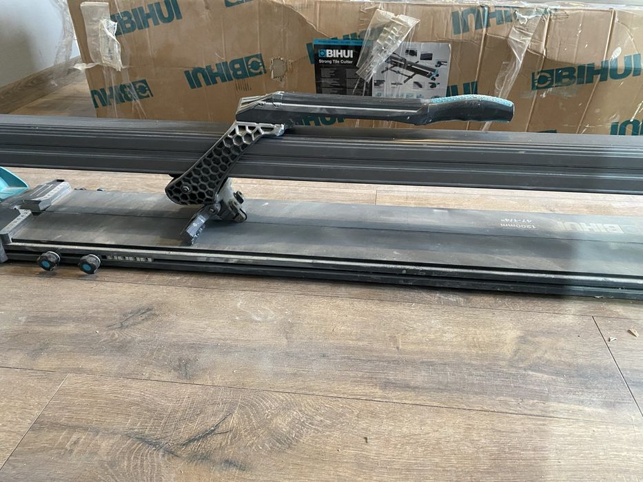 Продам плиткорез BIHUI
