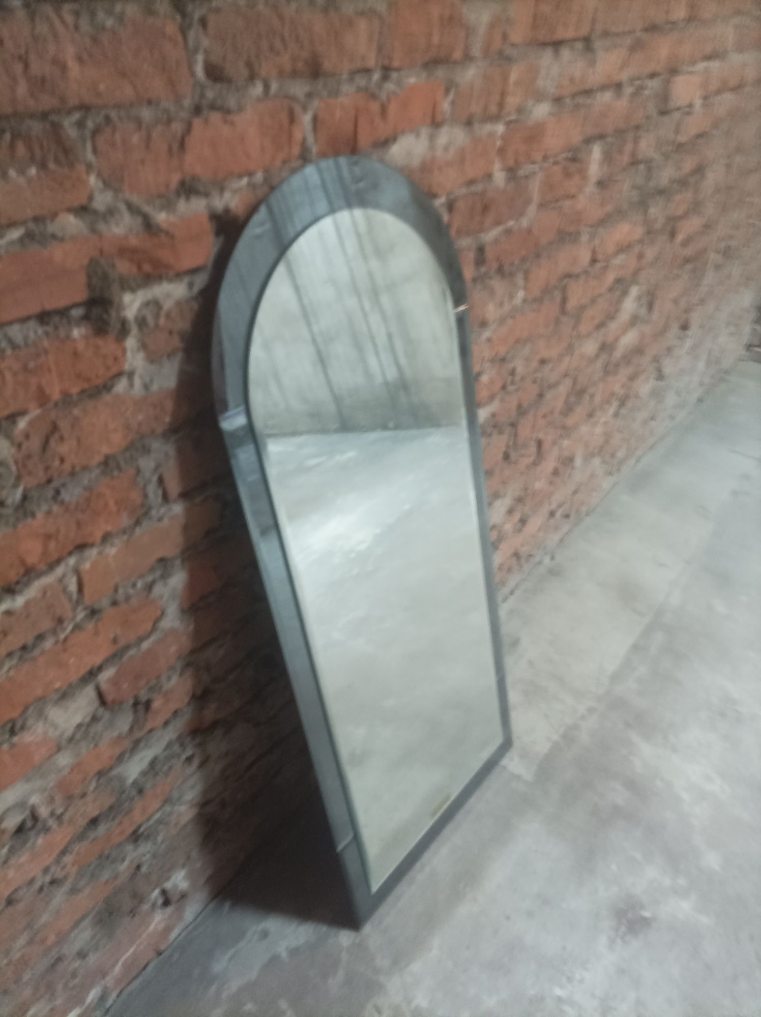 Lustro nie uszkodzone