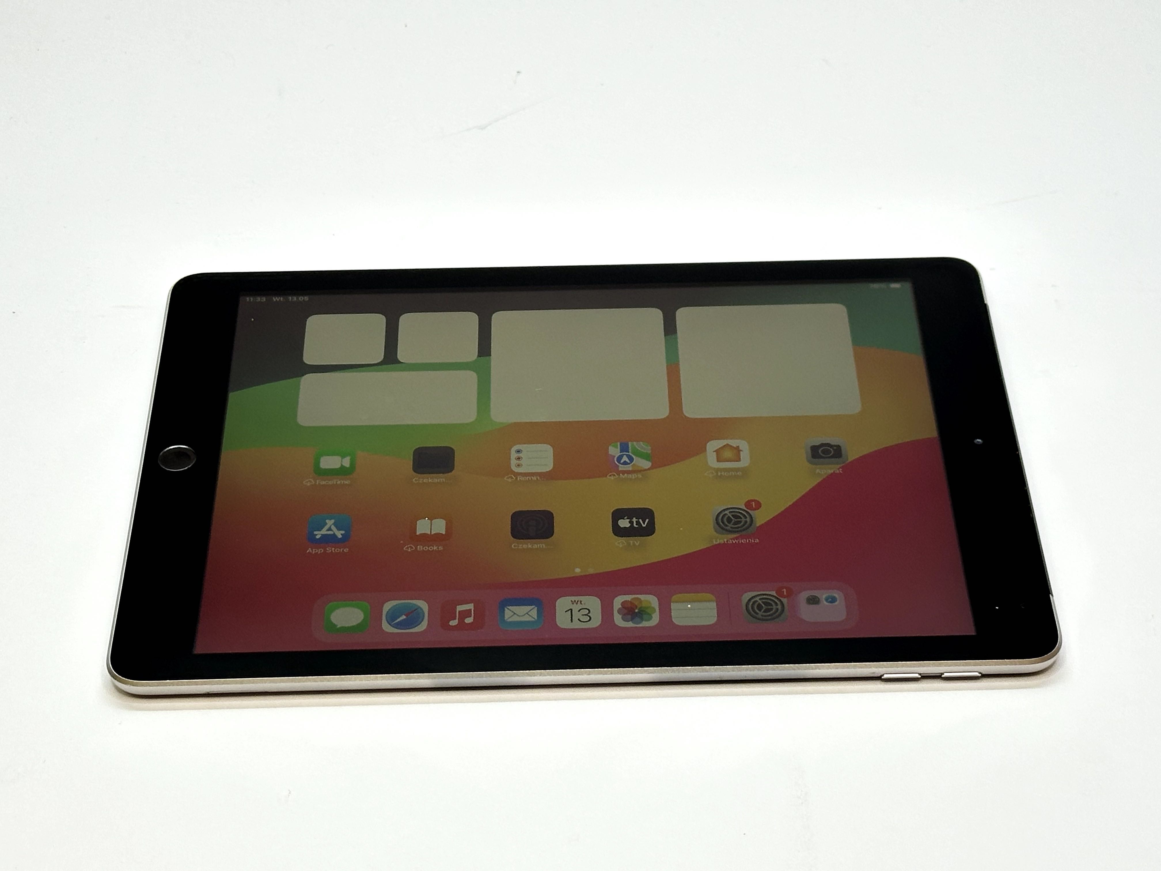 zadbany pad 6 generacji z modemem lte/złącze sim  32gb space gray