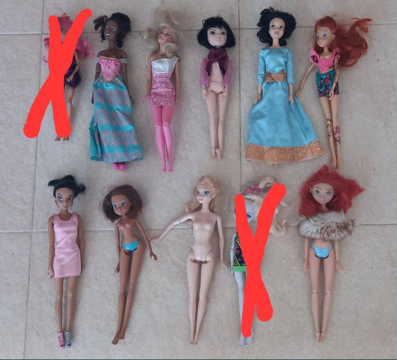 Bonecas Barbie, Monster e outras