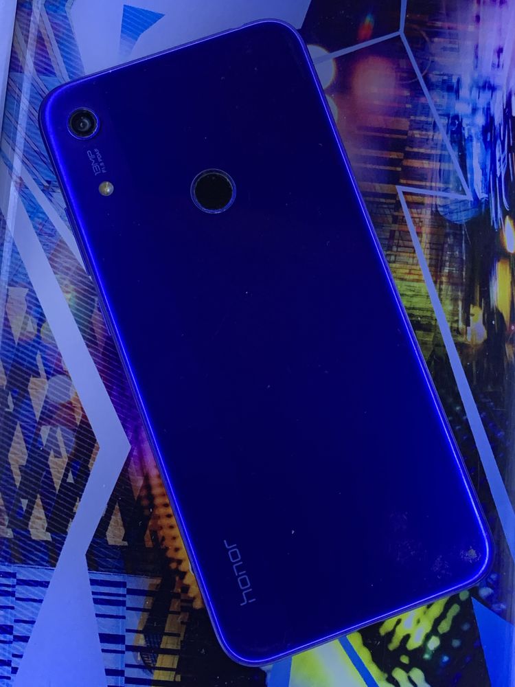 Honor 8A  NFC 2/32 та Huawei P8 lite 3/16