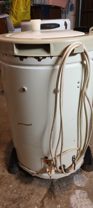 Wyprzedaż garażowa - stara wirówka Światowid z PRL