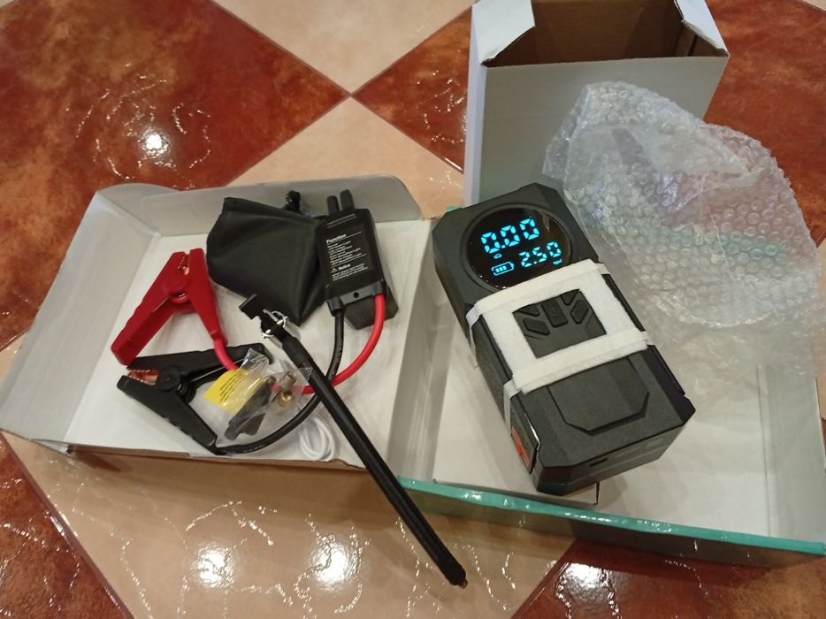 Бустер 4 в 1. Пусковий+бездротовий насос+павербанк+ліхтар 8800 мАг