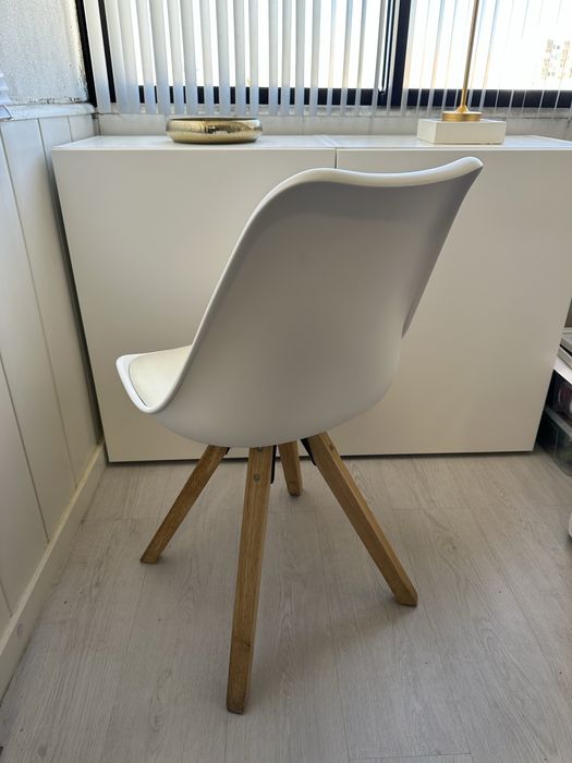 Cadeira branca Ikea