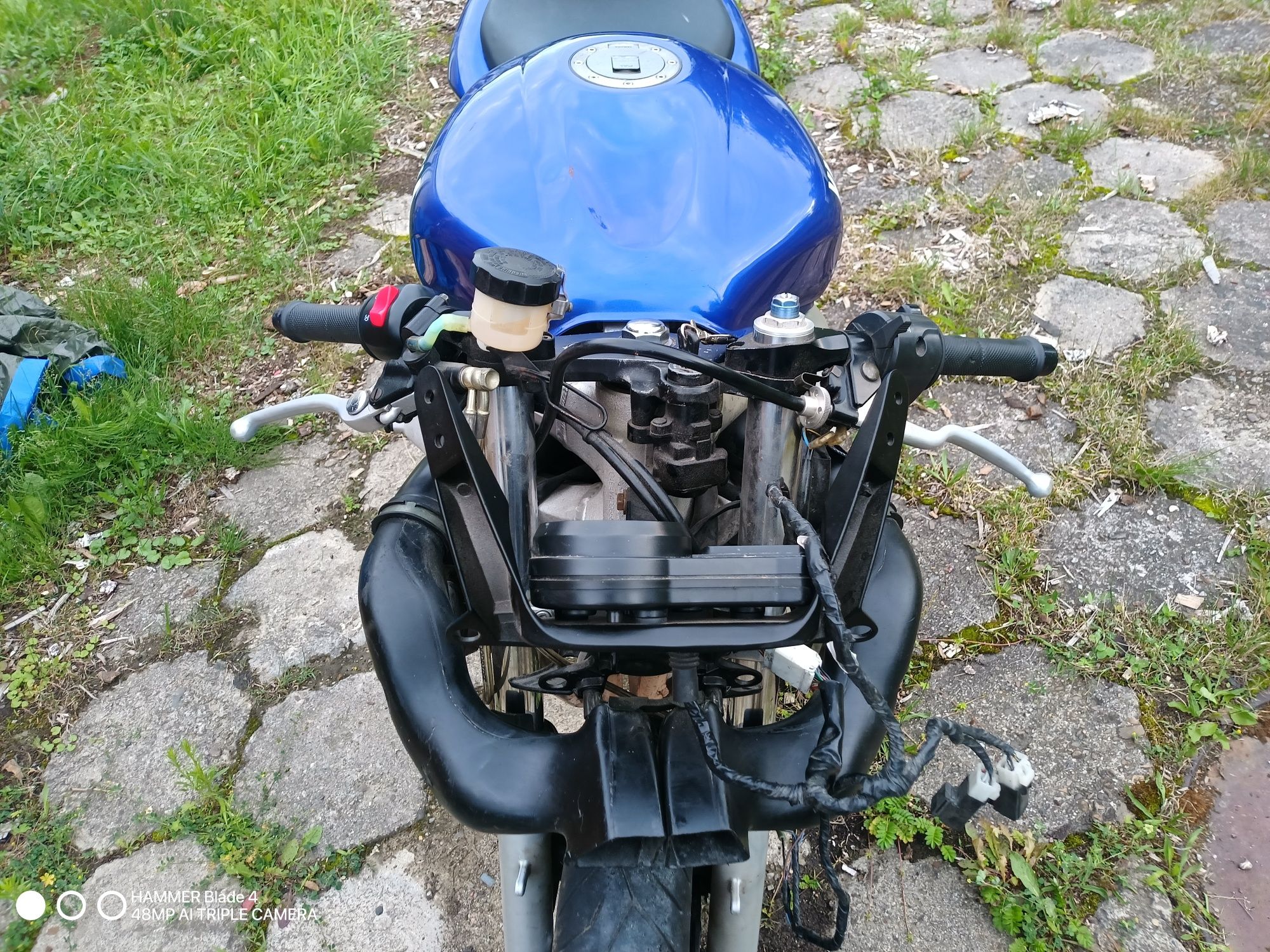 Yamaha YZF R6  R1