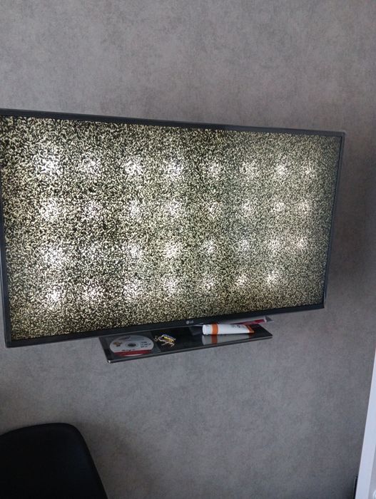 Телевізор LG LF652V 43 дюйма Full HD