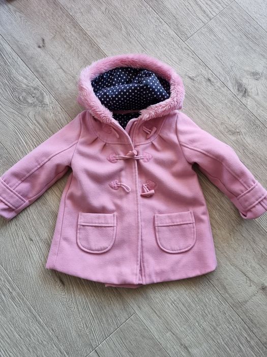 Piękny płaszczyk jesienno-zimowy