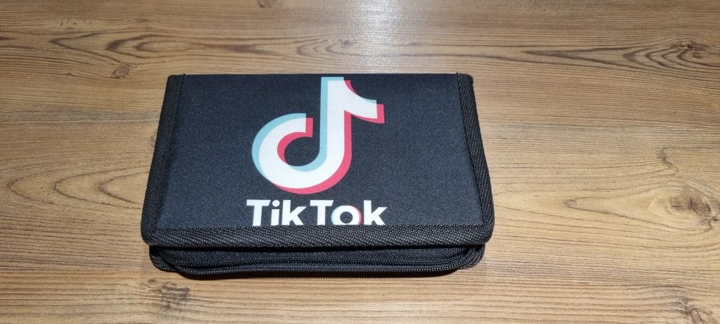 Sprzedam Piórnik TikTok