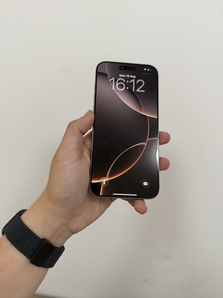 Вживаний Apple iPhone 16 Pro Max 256Gb. (Natural Titanium)