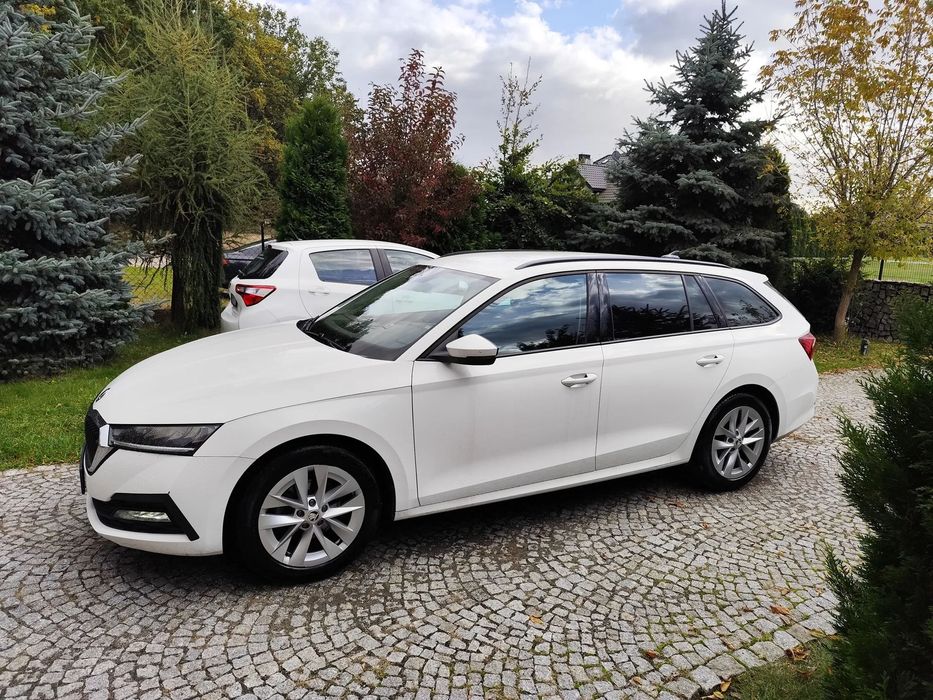 Skoda Octavia 2021/22 1.5 TSI Led Android Climatronic Kamera Tempomat Alu17 Fvat23