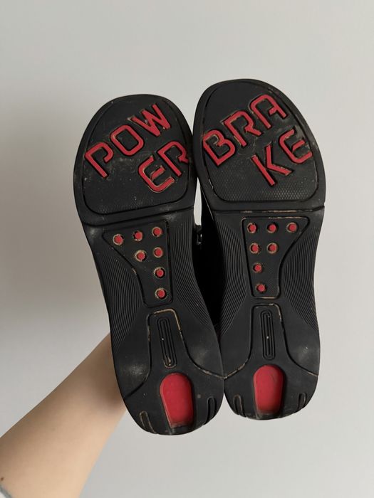 Кросівки 39 розміру