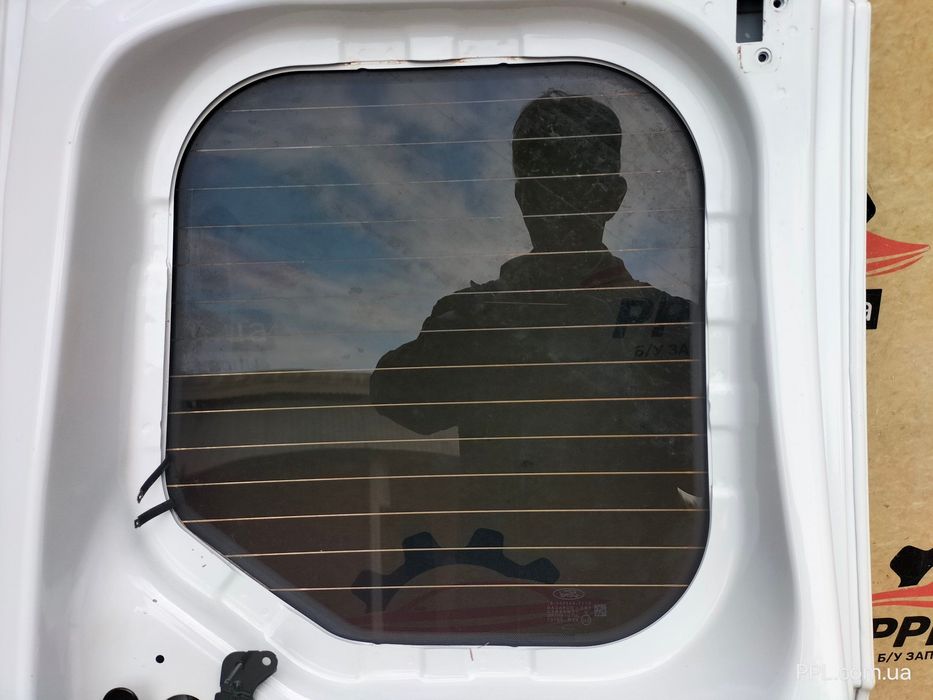 Ford Transit Tourneo Connect II Mk2 13-21 Стекло двери заднее правое