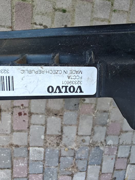 В наявності радіатор Volvo C40 XC40 RECHARGE оригінал