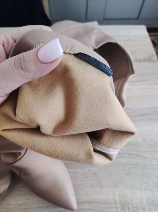 Беж чоботи жіночі